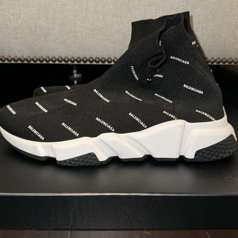 Never really wore these shoes but once or twice, Prestine condition - Picture 3 of 5